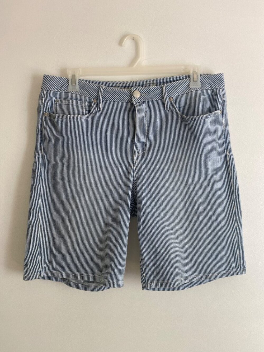 Seven7 Women's Striped Bermuda Shorts Size 16 Blue & White Cotton Blend